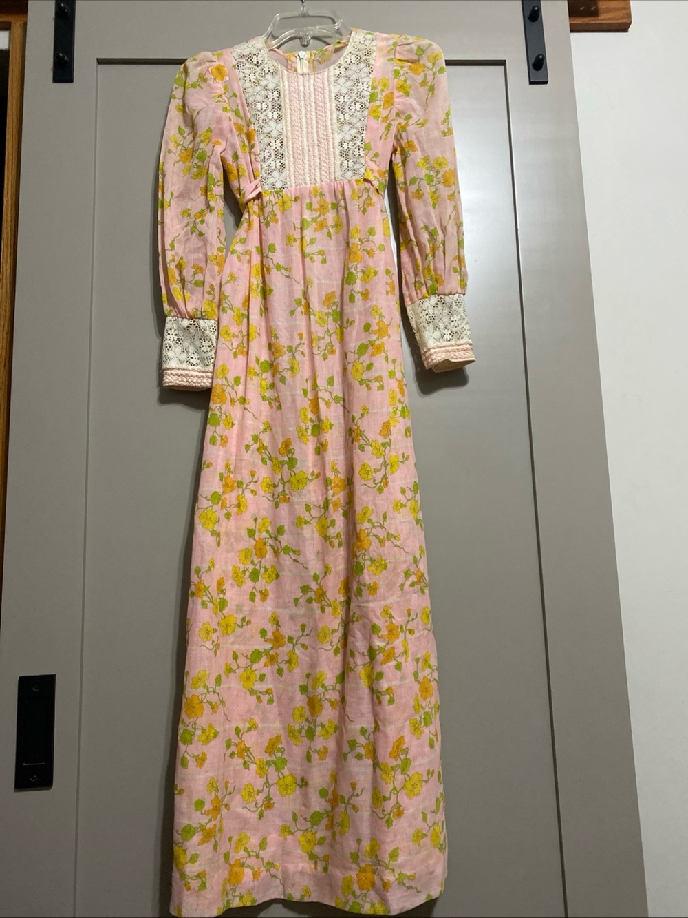 Vintage 70’s Prairie Style Women’s Pink Floral Maxi Dress with Lace Yoke